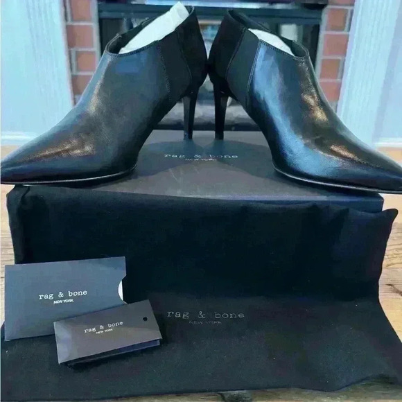 Rag & Bone Beha Chelsea Booties ~ Black ~ 9.5 / 39.5 ~ NEW IN BOX W/DUST BAG! - Picture 1 of 11